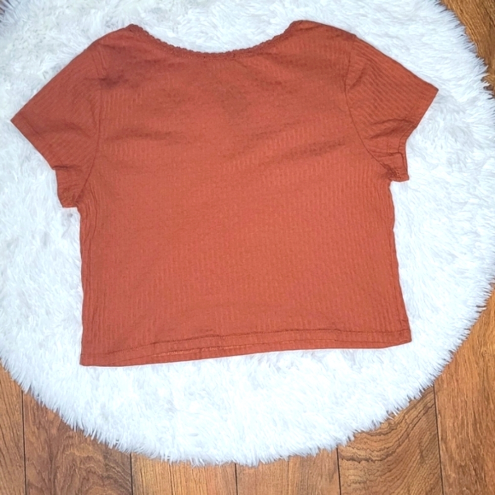 Wild Fable cropped top - Picture 2 of 9